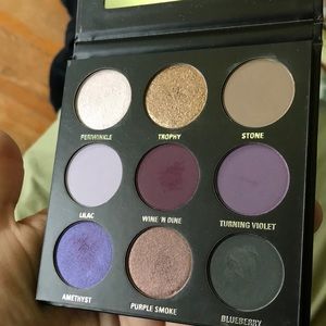 Kylie jenner eyeshadow palette purple